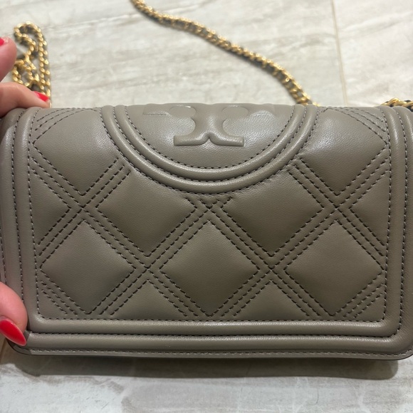 Tory Burch Taupe Quilted Leather Crossbody EUC - Picture 6 of 13